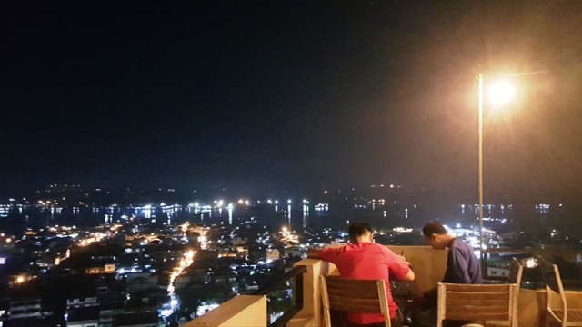 Suasana Cafe di atas puncak Kota Tanjungpinang