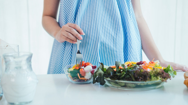 Ilustrasi pola makan sehat untuk ibu hamil Foto: Shutterstock