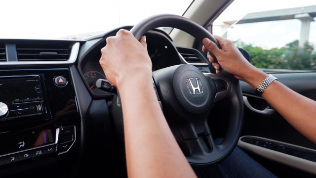 Posisi mengemudi Honda Brio Foto: Aditya Pratama Niagara/kumparanOTO