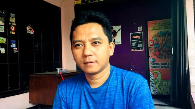 Salahuddin, adik Achmad Zunaidi yang melerai saat terjadi pemukulan. Foto: Muammad Darisman/kumparan