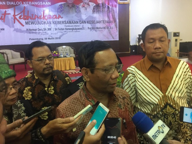Mahfud MD saat dibincangi awak media (Urban Id)