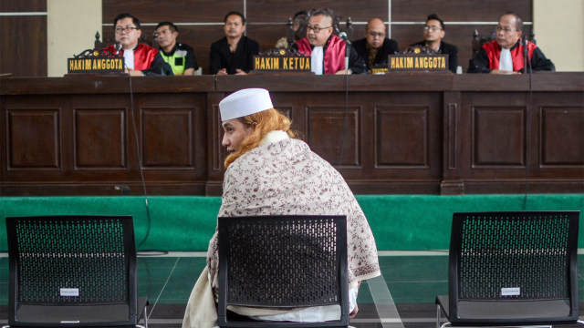 Terdakwa kasus dugaan penganiayaan terhadap remaja Bahar bin Smith menjalani sidang lanjutan dengan agenda pembacaan putusan sela. Foto: ANTARA FOTO/Raisan Al Farisi