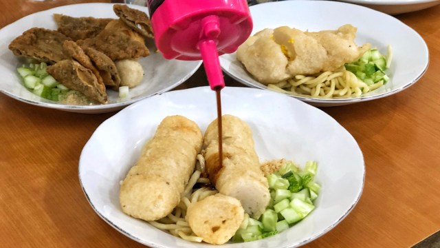 Penggemar pempek mana yang tidak menelan ludah saat melihat gambar ini? Foto: Oppa Kuliner