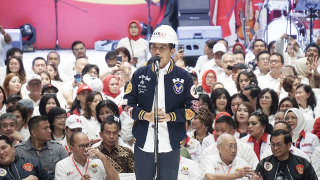 Capres no urut 01, Joko Widodo di Deklarasi Dukungan 10.000 Pengusaha untuk Jokowi-Amin di Istora Senayan, Jakarta, Kamis, (21/3). Foto: Jamal Ramadhan/kumparan