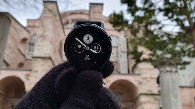 Samsung Galaxy Watch Active. Foto: Aprilandika Pratama/kumparan