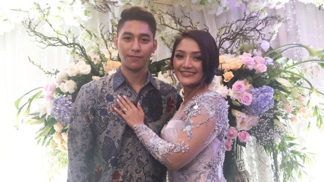 Prosesi Lamaran Siti Badriah dan Krisjian Baharudin, di kawasan Pejaten, Jakarta Selatan, Kamis (21/3). Foto: Giovanni/kumparan