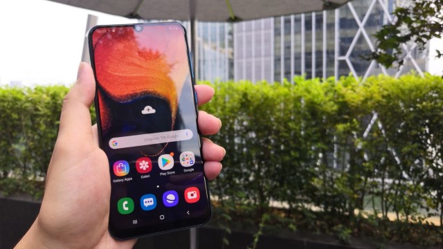 Smartphone Samsung Galaxy A50. Foto: Bianda Ludwianto/kumparan