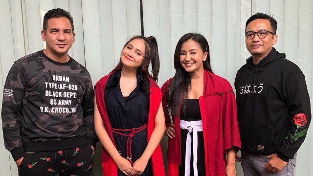 Syifa Hadju x Lingua Foto: IG @linguaofficial