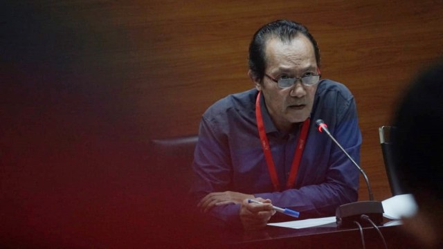 Wakil Ketua KPK, Saut Situmorang memberikan pemaparan kepada awak media dalam konferensi pers terkait OTT Krakatau Steel di Gedung KPK. Foto: Fanny Kusumawardhani/kumparan