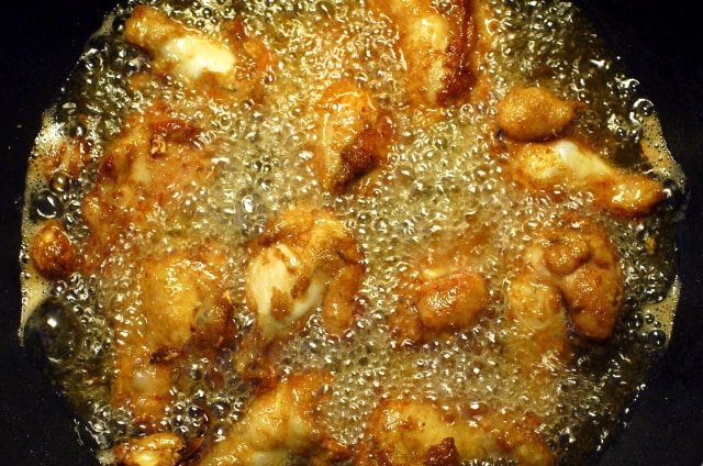 Ilustrasi makanan yang digoreng. Foto: Wikimedia Commons