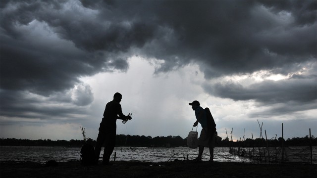 Ilustrasi awan mendung. Foto: ANTARA FOTO/Wahdi Septiawan