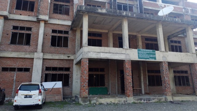 Asrama Haji di Kompleks Kantor Wilayah Kementerian Agama Provinsi Aceh yang mangkrak. Foto: Dok. Istimewa