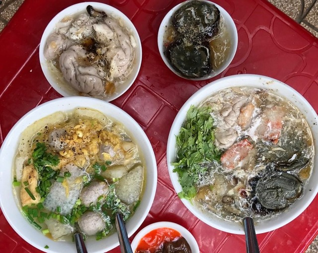 Sup otak babi di Ho Chi Minh, Vietnam. Foto: Toshiko/kumparan