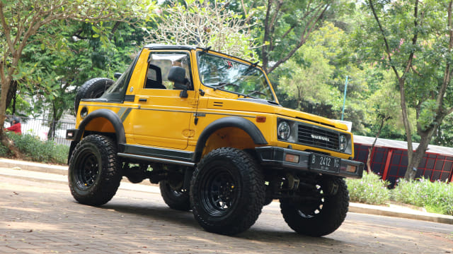 Suzuki Jimny Sierra dimodif lebih gagah. Foto: Ghulam Muhammad Nayazri / kumparanOTO