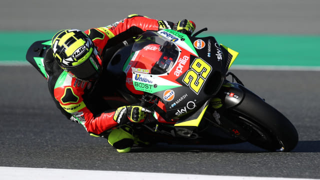 Rider Aprilia, Andrea Iannone, di GP Qatar 2019. Foto: REUTERS/Ibraheem Al Omari