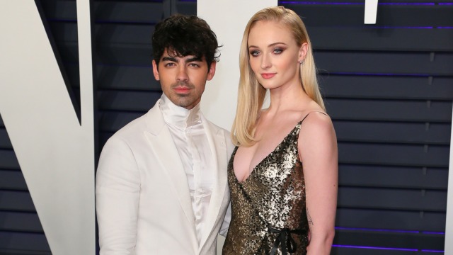 Sophie Turner dan Joe Jonas. Foto: AFP/Jean-Baptiste LACROIX