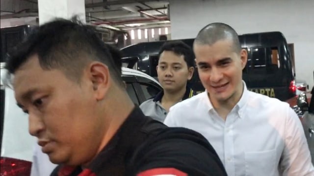 Steve emmanuel bersiap menjalani persidangan. Foto: Ainul Qalbi/kumparan