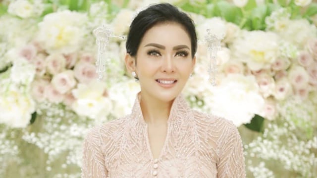 Syahrini. Foto: dok. Instagram/@reinobarack