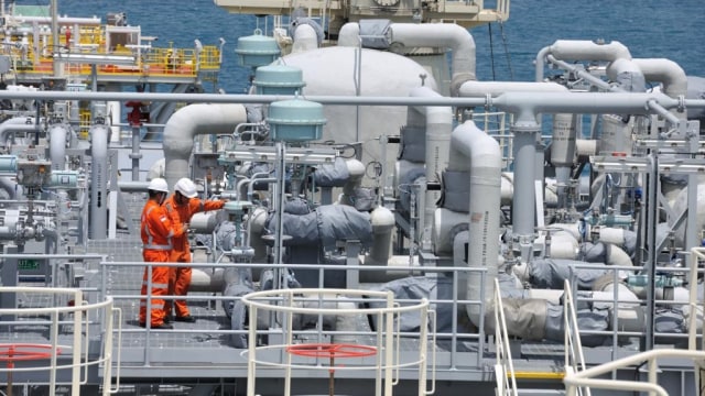 Proyek pembangunan terminal LNG di Teluk Lamong, Jawa Timur. Foto: Dok. PGN