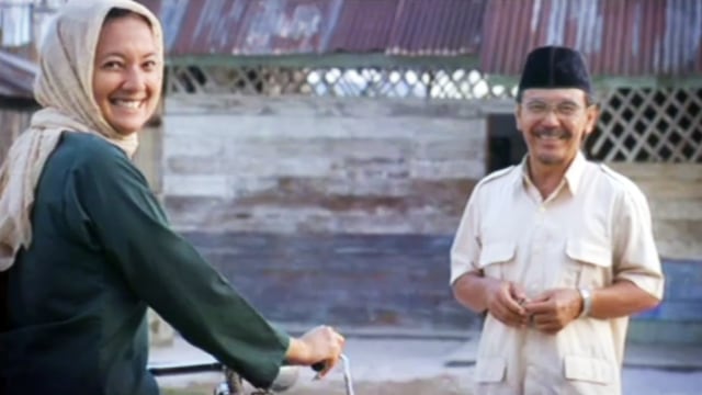 Laskar Pelangi, Bu Muslimah dan Pak Harfan. Foto: Dokumen Miles Picture