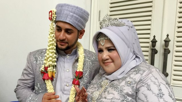 Dhawiya Zaida (kanan) bersama sang suami, Muhammad (kiri). Foto: Sarah Yulianti Purnama/kumparan
