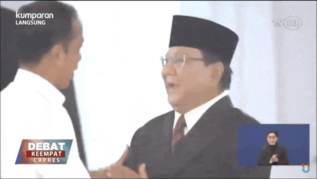 Momen kemesraan Jokowi-Prabowo di Debat Capres IV Foto: Dok. TVRI