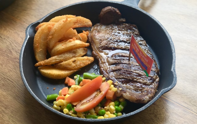 Steak Hotel by HOLYCOW! Foto: Toshiko/kumparan