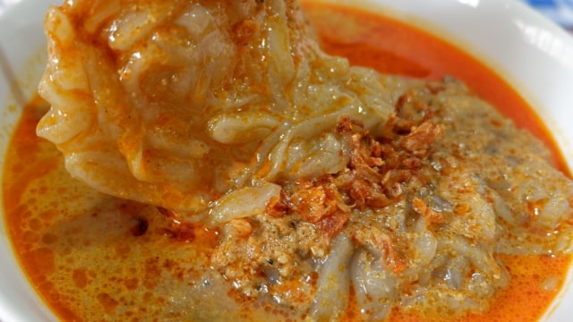 Makanan Lakse yang terbuat dari sagu.