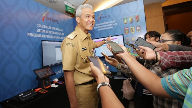 Gubernur Jawa Tengah, Ganjar Pranowo dalam acara "Solusi Alat dan Aplikasi  Sistem Monitoring Online Penerimaan Pendapatan Pajak Pemerintah Daerah",  Senin (1/4). Foto: Afiati Tsalitsati/Kumparan