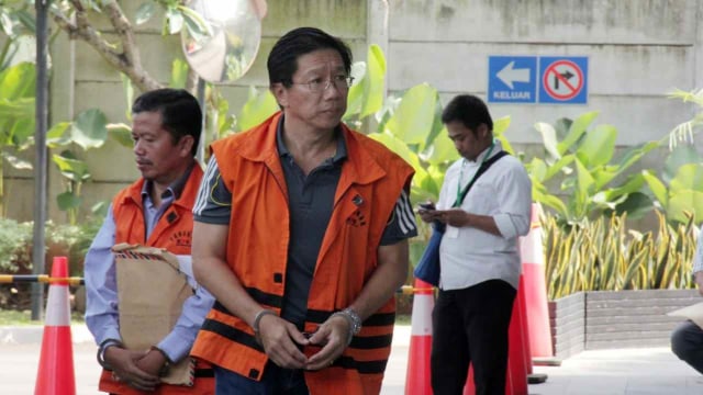 Tersangka pengusaha PT Grand Kartech, Kenneth Sutardja tiba di KPK untuk diperiksa terkait tindak pidana korupsi suap terkait pengadaan barang dan jasa di PT Krakatau Steel. Foto: Jamal Ramadhan/kumparan