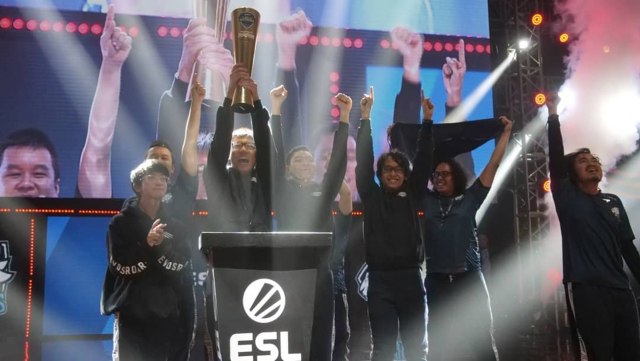 Tim AOV EVOS juara ESL Clash of Nations Asia Tenggara. Foto: EVOS Esports/Instagram
