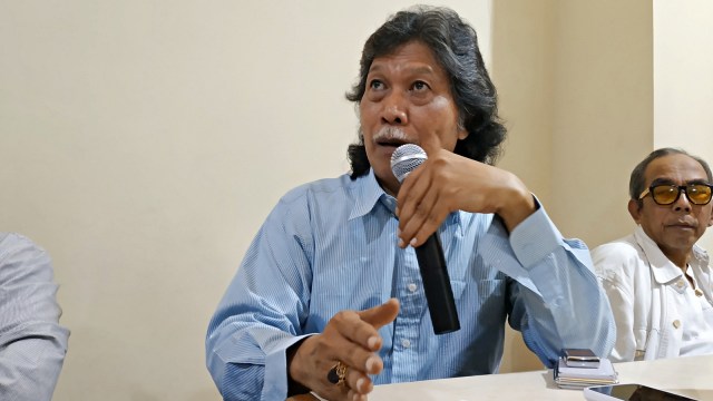 Emha Ainun Najib alias Cak Nun dalam acara temu awak media di Semarang. Foto: Afiati Tsalitsati/kumparan