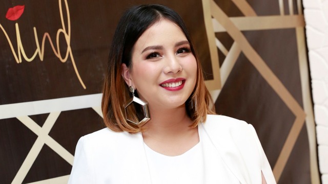 Artis Tya Ariestya saat hadir di launching lipstik Kind di Menteng Jakarta Rabu (3/4). Foto: Ronny