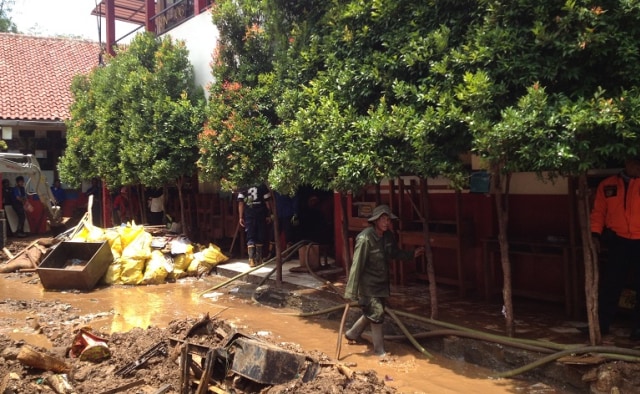 Dampak banjir. (Foto Ilustrasi: Iman Herdiana)