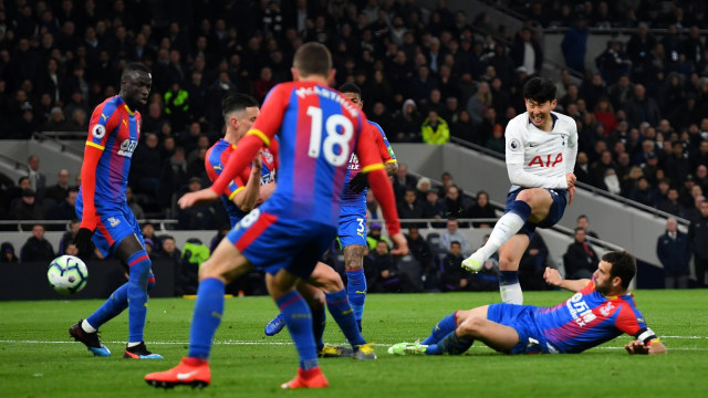 Aksi Son Heung-min di laga lawan Crystal Palace. Foto: REUTERS/Dylan Martinez