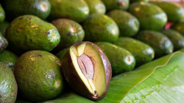 Ilustrasi buah alpukat. Foto: Getty Images