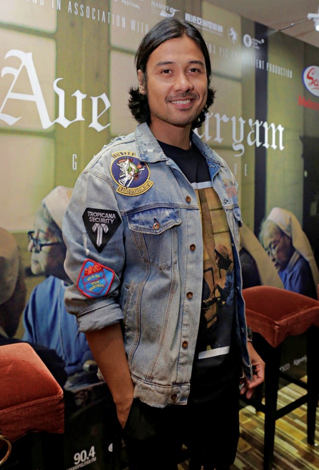 Chicco Jerikho menghadiri gala premiere film Ave Maryam di Epicentrum, Jakarta. Foto: Ronny