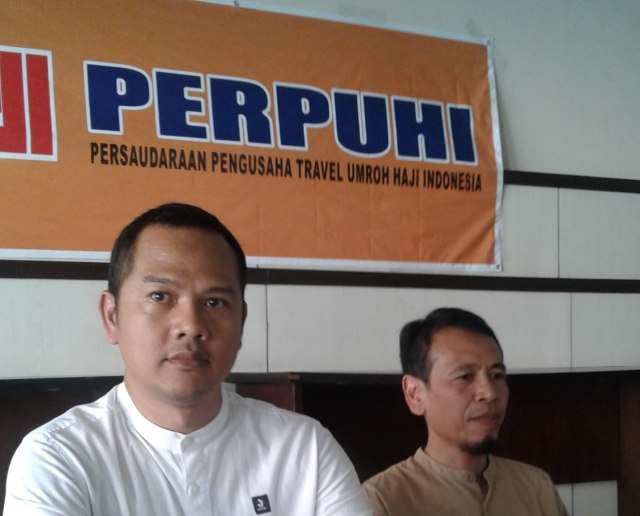 Perwakilan Persaudaraan Pengusaha Travel Umroh dan Haji Indonesia (Perpuhi) Solo, saat menyampaikan protes terhadap kebijakan PT. Garuda Indonesia terkait masalah pembelian tiket umrah beberapa waktu lalu. (Agung Santoso)