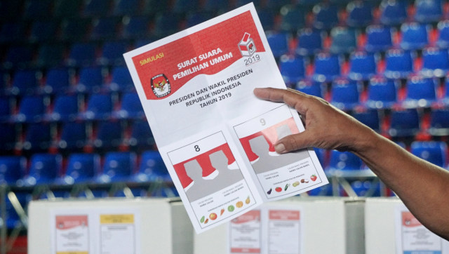 Surat suara yang digunakan untuk pelatihan tata cara pencoblosan di Tempat Pemungutan Suara (TPS) di GOR Bulungan, Jakarta, Sabtu (6/4). Foto: Fanny Kusumawardhani/kumparan