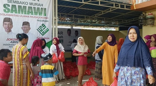Solidaritas Ulama Muda Jokowi Gelar Bazar Sembako Murah di Pasuruan