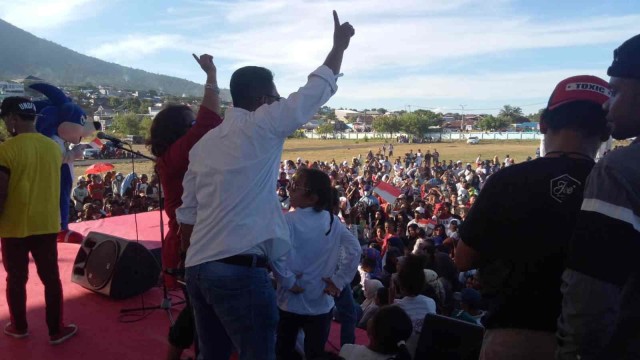 Kampanye pasangan capres-cawapres nomor urut 01, Joko Widodo-Ma'ruf Amin, di Ternate, Minggu (7/4), yang dihadiri sejumlah kepala daerah di Maluku Utara. (Foto: Rajif Duchlun/cermat)