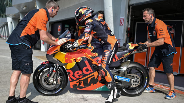 Johann Zarco mengikuti tes pramusim MotoGP 2019 di Sepang. Foto: Mohd RASFAN/AFP