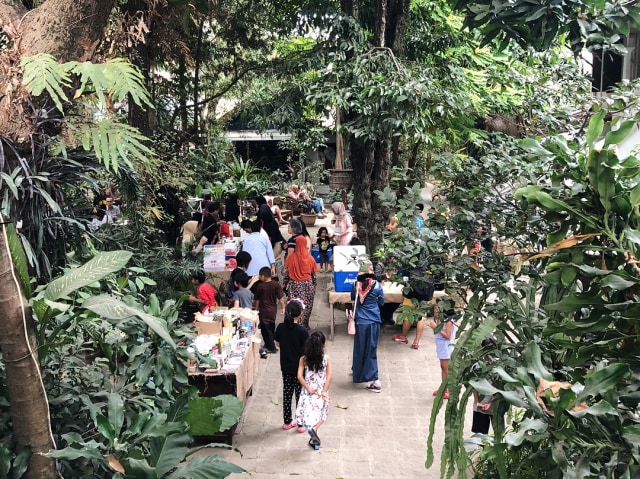 Suasana di Pasar Mustokoweni | Photo by Fifaurfani via Instagram