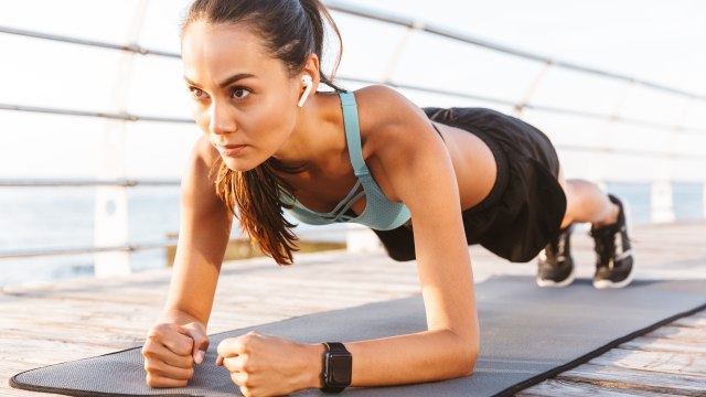 Ilustrasi olahraga micro workout. Foto: Shutterstock