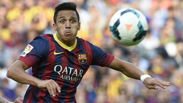 Alexis Sanchez saat bersama Barcelona. (Foto: Lluis Gene/AFP)