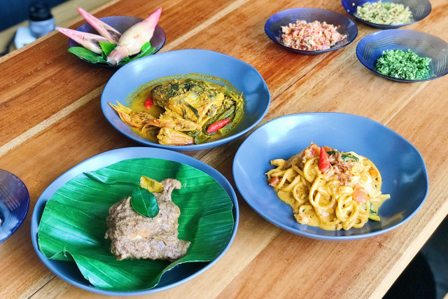 Berbagai sajian di Bonga Bonga Lapo. Foto: Toshiko/kumparan