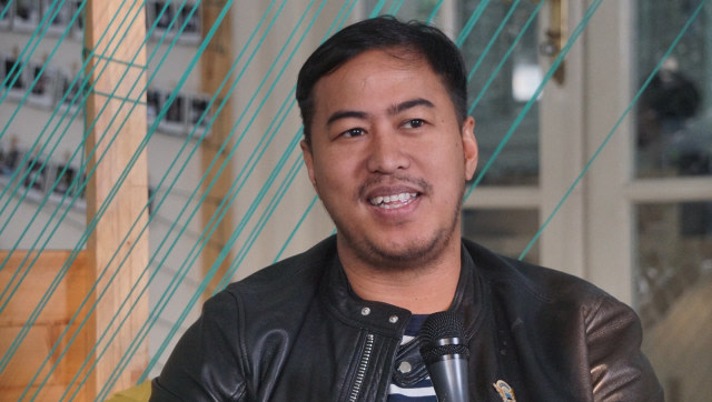 Pandji Pragiwaksono menjawab kecaman yang diterimanya atas lawakannya tentang kucing. (foto: Maria Gabrielle Putrinda/kumparan)