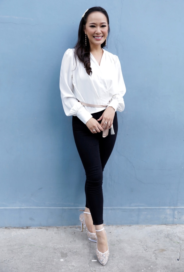 Presenter Yuanita Christiani saat ditemui wartawan seusai mengisi acara di Jakarta, Selasa, (9/4). Foto: Ronny