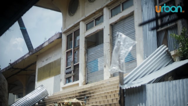 Bagian depan bangunan pasar cinde yang tengah direnovasi, Kamis (11/4) Foto: abp/Urban Id