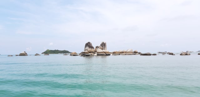 Salah satu pulau yang masuk dalam kawasan Tanjung Kelayang. Foto: Andari Novianti/kumparan